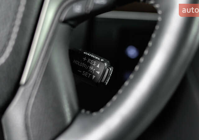 Білий Тойота Ленд Крузер, об'ємом двигуна 4.61 л та пробігом 51 тис. км за 52098 $, фото 28 на Automoto.ua