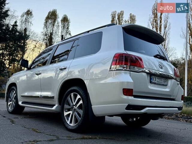 Белый Тойота Ленд Крузер, объемом двигателя 4.46 л и пробегом 301 тыс. км за 44950 $, фото 44 на Automoto.ua