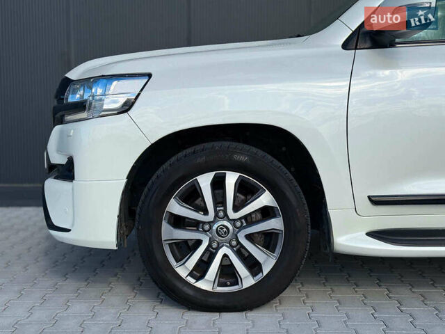 Белый Тойота Ленд Крузер, объемом двигателя 4.7 л и пробегом 145 тыс. км за 46590 $, фото 5 на Automoto.ua