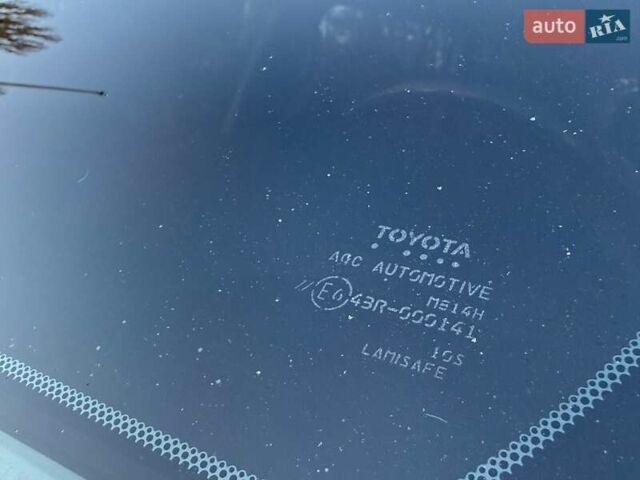 Белый Тойота Ленд Крузер, объемом двигателя 4.46 л и пробегом 301 тыс. км за 44950 $, фото 50 на Automoto.ua