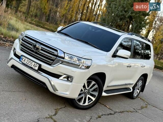 Белый Тойота Ленд Крузер, объемом двигателя 4.46 л и пробегом 301 тыс. км за 44950 $, фото 11 на Automoto.ua