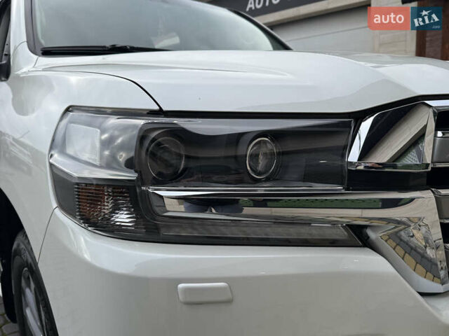 Білий Тойота Ленд Крузер, об'ємом двигуна 4.46 л та пробігом 245 тис. км за 44500 $, фото 53 на Automoto.ua