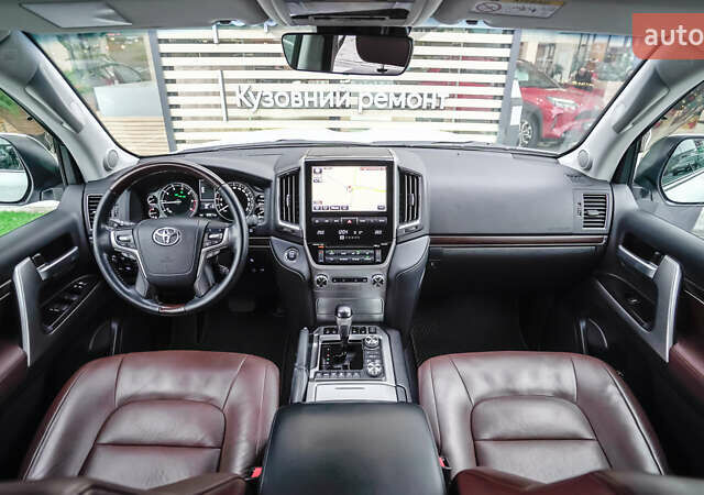 Білий Тойота Ленд Крузер, об'ємом двигуна 4.61 л та пробігом 51 тис. км за 52098 $, фото 7 на Automoto.ua