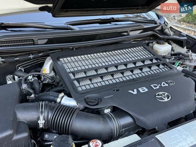 Белый Тойота Ленд Крузер, объемом двигателя 4.46 л и пробегом 301 тыс. км за 44950 $, фото 48 на Automoto.ua