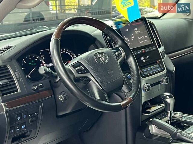 Белый Тойота Ленд Крузер, объемом двигателя 4.46 л и пробегом 90 тыс. км за 55000 $, фото 11 на Automoto.ua