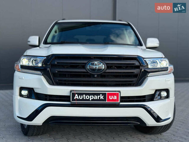 Белый Тойота Ленд Крузер, объемом двигателя 4.7 л и пробегом 145 тыс. км за 46590 $, фото 1 на Automoto.ua