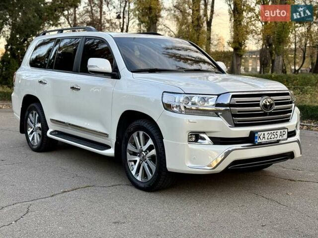 Белый Тойота Ленд Крузер, объемом двигателя 4.46 л и пробегом 301 тыс. км за 44950 $, фото 2 на Automoto.ua