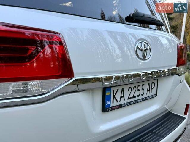Белый Тойота Ленд Крузер, объемом двигателя 4.46 л и пробегом 301 тыс. км за 44950 $, фото 39 на Automoto.ua