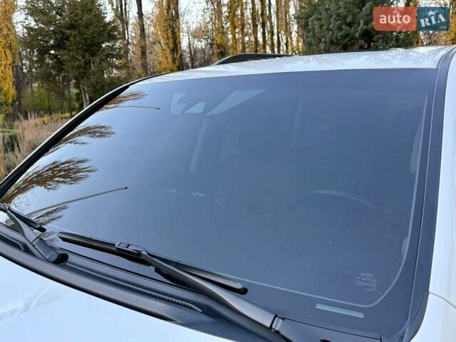 Белый Тойота Ленд Крузер, объемом двигателя 4.46 л и пробегом 301 тыс. км за 44950 $, фото 49 на Automoto.ua