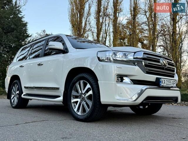 Белый Тойота Ленд Крузер, объемом двигателя 4.46 л и пробегом 301 тыс. км за 44950 $, фото 46 на Automoto.ua