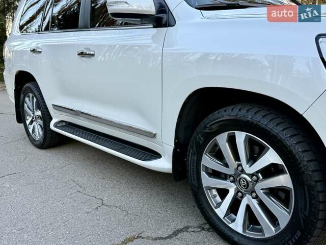 Белый Тойота Ленд Крузер, объемом двигателя 4.46 л и пробегом 301 тыс. км за 44950 $, фото 37 на Automoto.ua