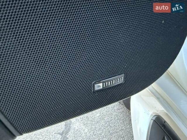 Белый Тойота Ленд Крузер, объемом двигателя 4.46 л и пробегом 301 тыс. км за 44950 $, фото 58 на Automoto.ua