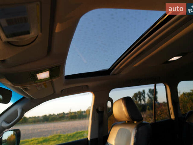 Белый Тойота Ленд Крузер, объемом двигателя 4.46 л и пробегом 215 тыс. км за 47000 $, фото 12 на Automoto.ua