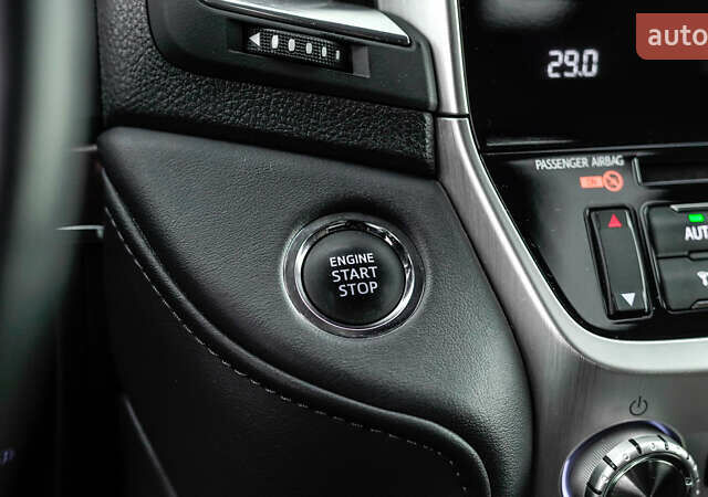 Білий Тойота Ленд Крузер, об'ємом двигуна 4.61 л та пробігом 51 тис. км за 52098 $, фото 34 на Automoto.ua