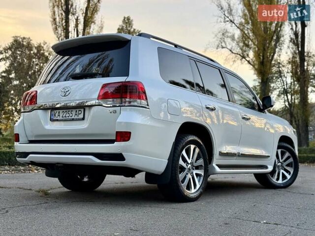 Белый Тойота Ленд Крузер, объемом двигателя 4.46 л и пробегом 301 тыс. км за 44950 $, фото 18 на Automoto.ua