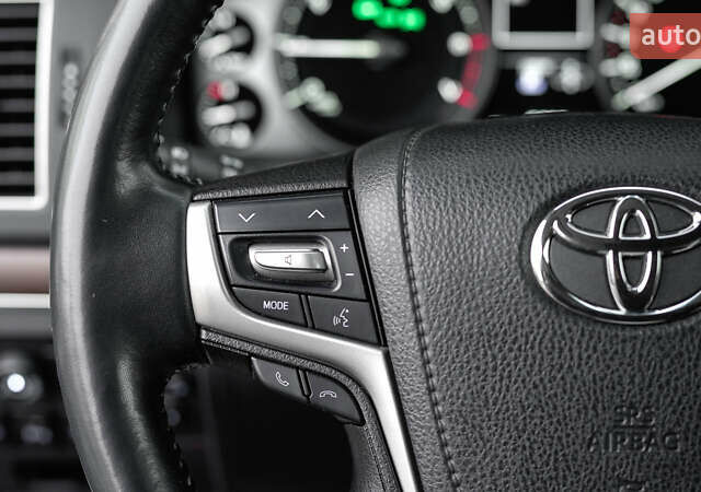 Білий Тойота Ленд Крузер, об'ємом двигуна 4.61 л та пробігом 51 тис. км за 52098 $, фото 26 на Automoto.ua