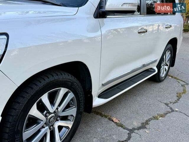 Белый Тойота Ленд Крузер, объемом двигателя 4.46 л и пробегом 301 тыс. км за 44950 $, фото 42 на Automoto.ua