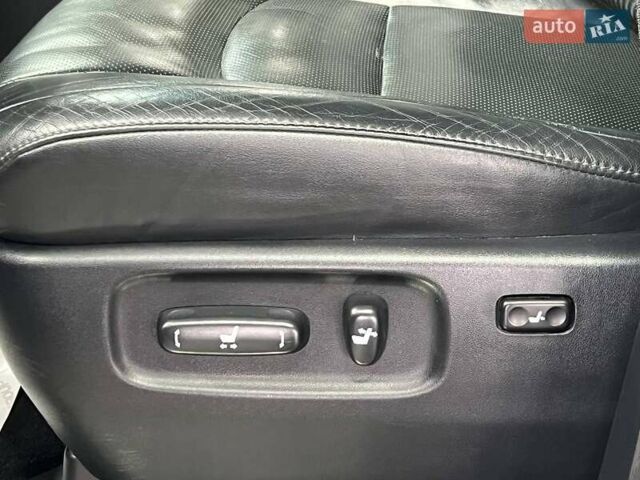 Белый Тойота Ленд Крузер, объемом двигателя 4.46 л и пробегом 90 тыс. км за 55000 $, фото 14 на Automoto.ua