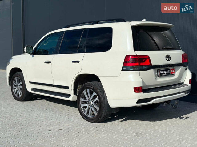 Белый Тойота Ленд Крузер, объемом двигателя 4.7 л и пробегом 145 тыс. км за 46590 $, фото 13 на Automoto.ua