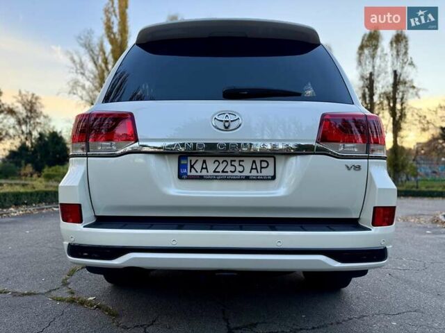 Белый Тойота Ленд Крузер, объемом двигателя 4.46 л и пробегом 301 тыс. км за 44950 $, фото 21 на Automoto.ua