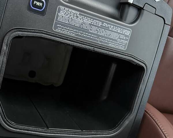 Белый Тойота Ленд Крузер, объемом двигателя 4.46 л и пробегом 301 тыс. км за 44950 $, фото 97 на Automoto.ua