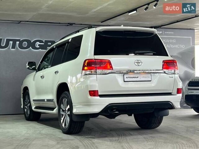 Белый Тойота Ленд Крузер, объемом двигателя 4.46 л и пробегом 90 тыс. км за 55000 $, фото 5 на Automoto.ua