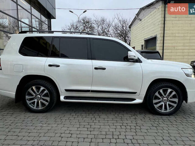 Белый Тойота Ленд Крузер, объемом двигателя 4.46 л и пробегом 225 тыс. км за 47000 $, фото 7 на Automoto.ua