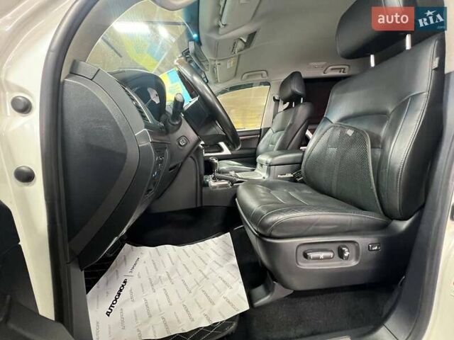 Белый Тойота Ленд Крузер, объемом двигателя 4.46 л и пробегом 90 тыс. км за 55000 $, фото 40 на Automoto.ua