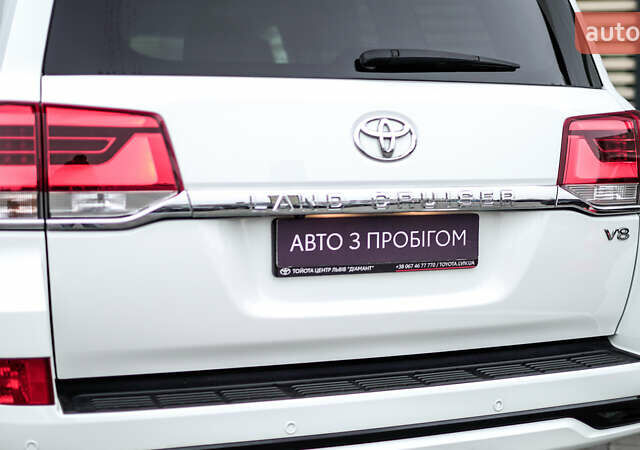 Білий Тойота Ленд Крузер, об'ємом двигуна 4.61 л та пробігом 51 тис. км за 52098 $, фото 13 на Automoto.ua