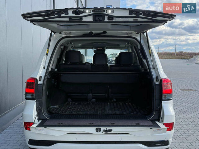 Белый Тойота Ленд Крузер, объемом двигателя 4.7 л и пробегом 145 тыс. км за 46590 $, фото 34 на Automoto.ua