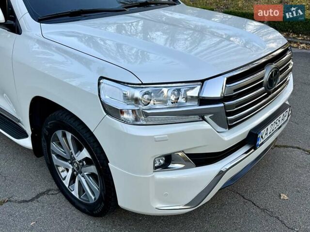 Белый Тойота Ленд Крузер, объемом двигателя 4.46 л и пробегом 301 тыс. км за 44950 $, фото 34 на Automoto.ua