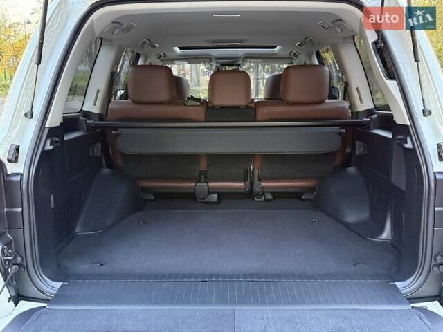 Белый Тойота Ленд Крузер, объемом двигателя 4.46 л и пробегом 301 тыс. км за 44950 $, фото 74 на Automoto.ua