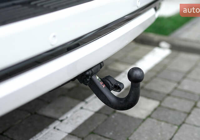 Білий Тойота Ленд Крузер, об'ємом двигуна 4.61 л та пробігом 51 тис. км за 52098 $, фото 16 на Automoto.ua