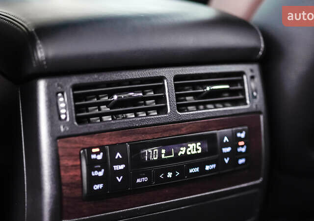 Білий Тойота Ленд Крузер, об'ємом двигуна 4.61 л та пробігом 51 тис. км за 52098 $, фото 43 на Automoto.ua