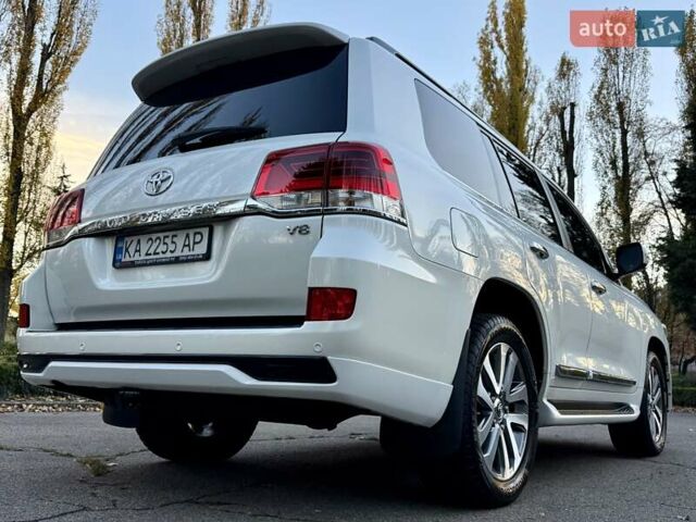 Белый Тойота Ленд Крузер, объемом двигателя 4.46 л и пробегом 301 тыс. км за 44950 $, фото 45 на Automoto.ua