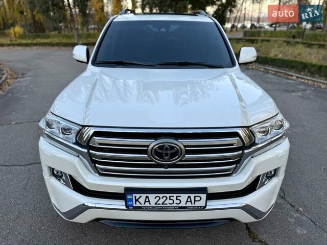 Белый Тойота Ленд Крузер, объемом двигателя 4.46 л и пробегом 301 тыс. км за 44950 $, фото 22 на Automoto.ua