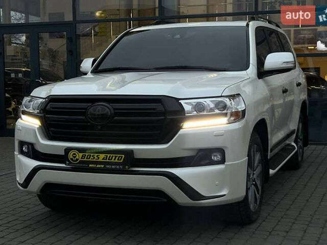 Белый Тойота Ленд Крузер, объемом двигателя 4.46 л и пробегом 225 тыс. км за 47000 $, фото 2 на Automoto.ua