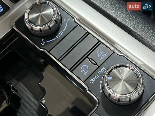 Белый Тойота Ленд Крузер, объемом двигателя 4.46 л и пробегом 90 тыс. км за 55000 $, фото 21 на Automoto.ua