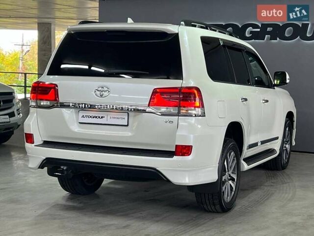 Белый Тойота Ленд Крузер, объемом двигателя 4.46 л и пробегом 90 тыс. км за 55000 $, фото 8 на Automoto.ua