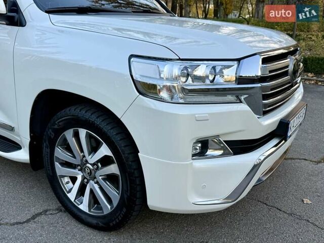 Белый Тойота Ленд Крузер, объемом двигателя 4.46 л и пробегом 301 тыс. км за 44950 $, фото 36 на Automoto.ua