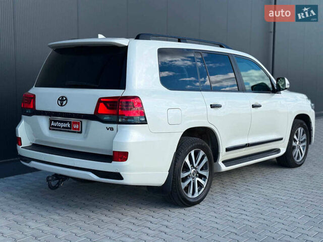 Белый Тойота Ленд Крузер, объемом двигателя 4.7 л и пробегом 145 тыс. км за 46590 $, фото 27 на Automoto.ua