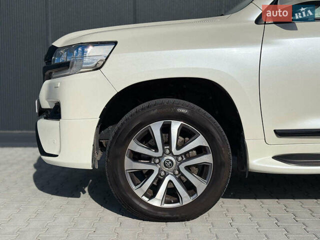 Белый Тойота Ленд Крузер, объемом двигателя 4.7 л и пробегом 145 тыс. км за 46590 $, фото 11 на Automoto.ua