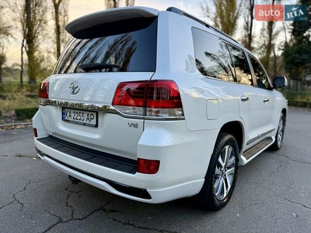 Белый Тойота Ленд Крузер, объемом двигателя 4.46 л и пробегом 301 тыс. км за 44950 $, фото 26 на Automoto.ua