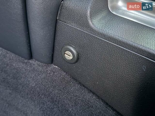 Белый Тойота Ленд Крузер, объемом двигателя 4.46 л и пробегом 301 тыс. км за 44950 $, фото 96 на Automoto.ua