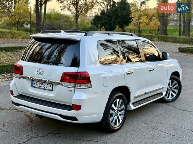 Белый Тойота Ленд Крузер, объемом двигателя 4.46 л и пробегом 301 тыс. км за 44950 $, фото 19 на Automoto.ua