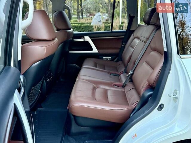 Белый Тойота Ленд Крузер, объемом двигателя 4.46 л и пробегом 301 тыс. км за 44950 $, фото 68 на Automoto.ua