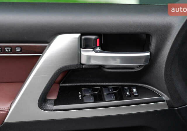 Білий Тойота Ленд Крузер, об'ємом двигуна 4.61 л та пробігом 51 тис. км за 52098 $, фото 19 на Automoto.ua