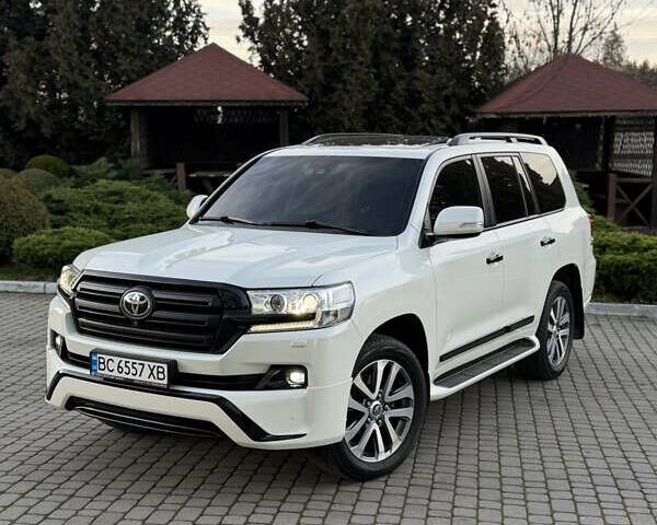 Белый Тойота Ленд Крузер, объемом двигателя 4.61 л и пробегом 145 тыс. км за 45900 $, фото 4 на Automoto.ua
