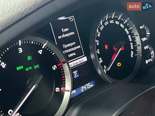 Белый Тойота Ленд Крузер, объемом двигателя 4.46 л и пробегом 90 тыс. км за 55000 $, фото 16 на Automoto.ua