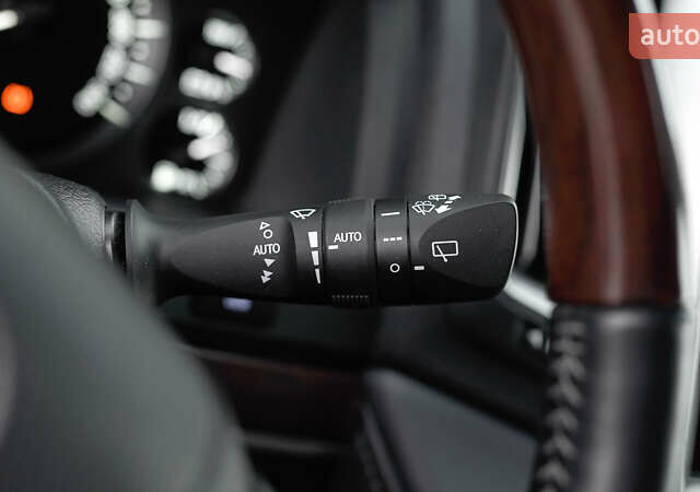 Білий Тойота Ленд Крузер, об'ємом двигуна 4.61 л та пробігом 51 тис. км за 52098 $, фото 30 на Automoto.ua